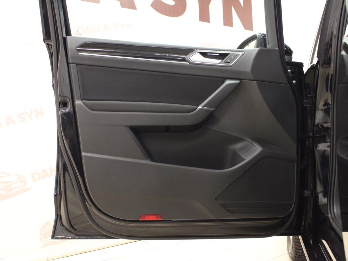 Volkswagen Touran MPV 1,5 l 110 kw