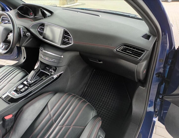 Peugeot 308 Hatchback 2,0 l 130 kw