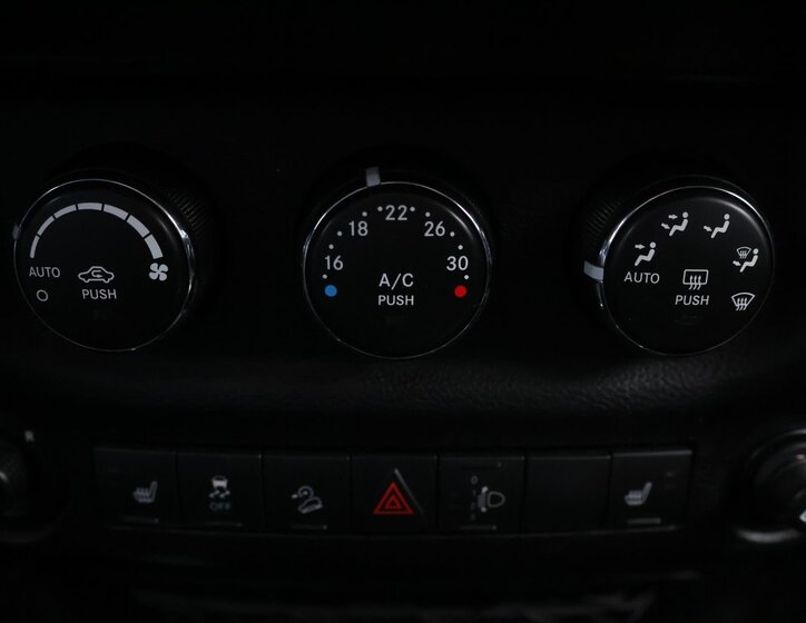 Jeep Wrangler SUV / Terénní 2,8 l 147 kw