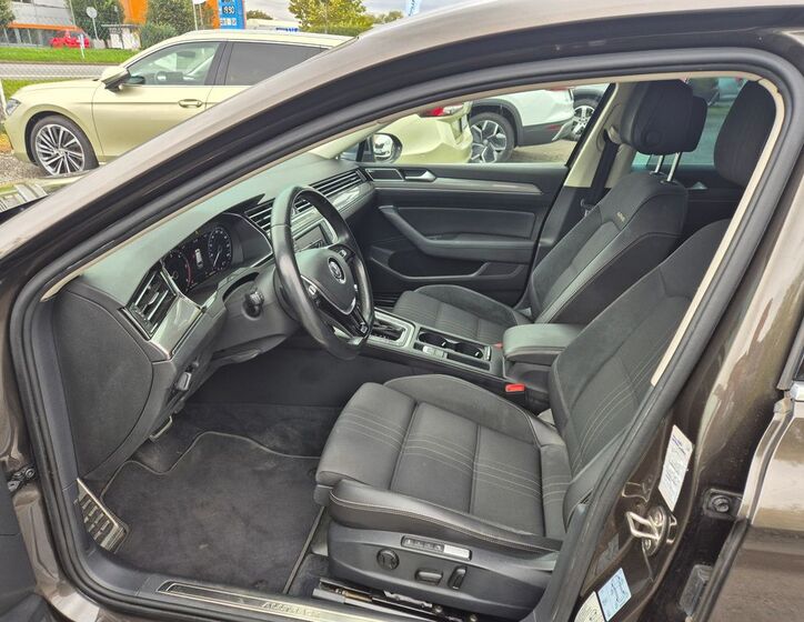 Volkswagen Passat 11
