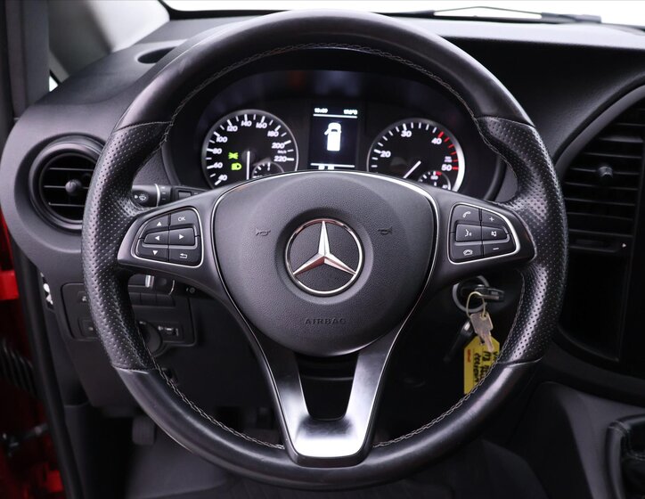 Mercedes-Benz Vito Kombi 2,1 l 100 kw