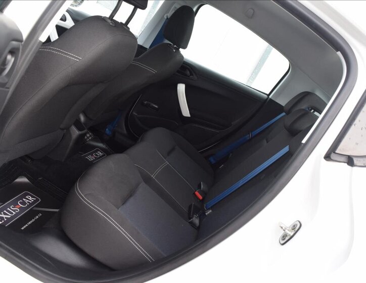 Peugeot 208 18