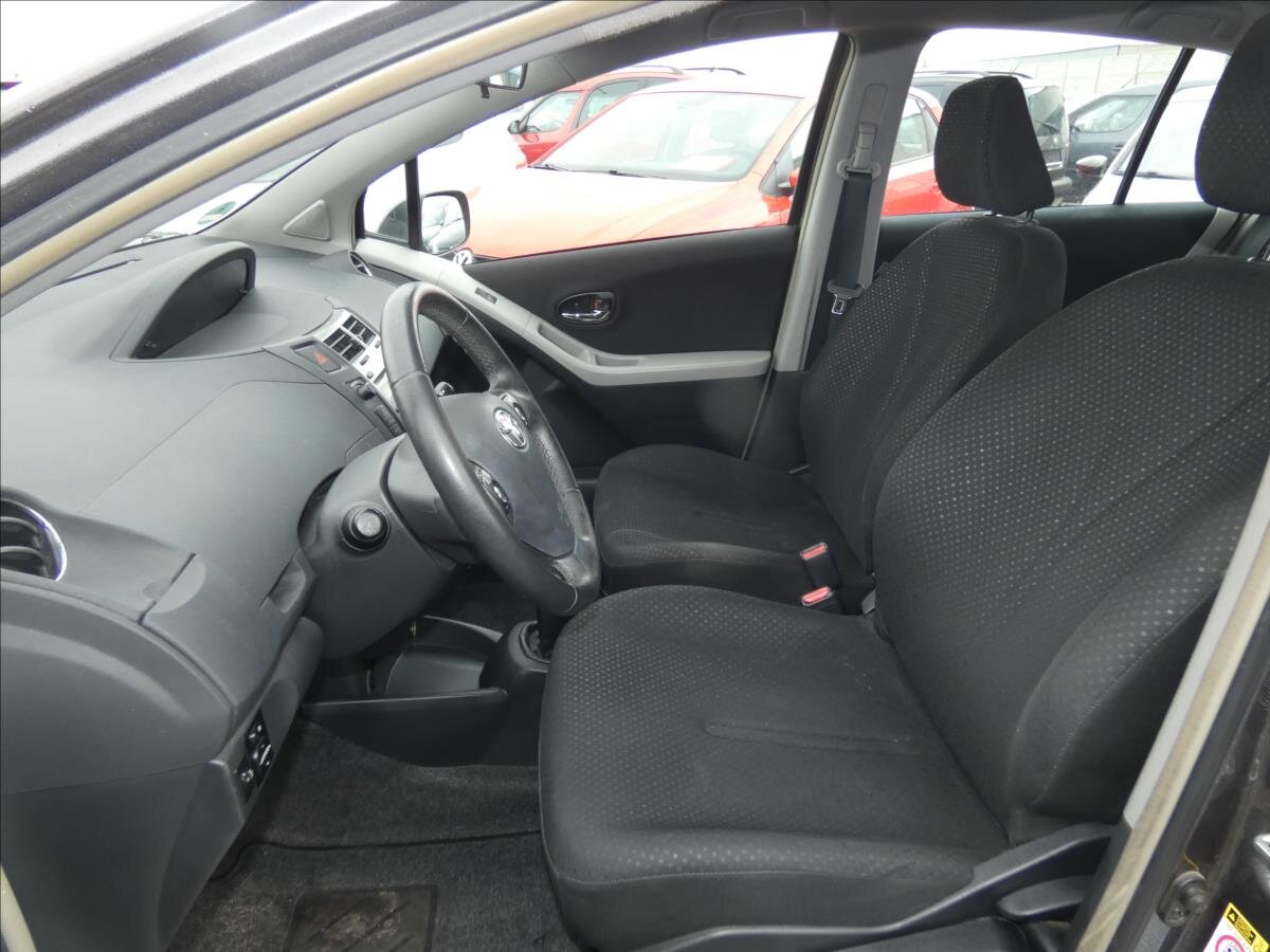 Toyota Yaris Hatchback 998,0 51 kw