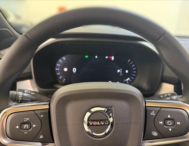 Volvo XC40 SUV / Terénní 2,0 l 120 kw