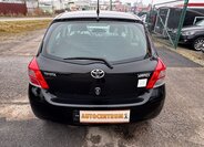 Toyota Yaris 5
