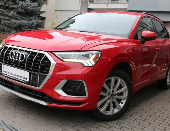 Audi Q3 6