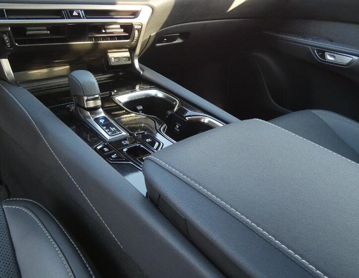 Lexus RX 350h SUV / Terénní 2,5 l 140 kw