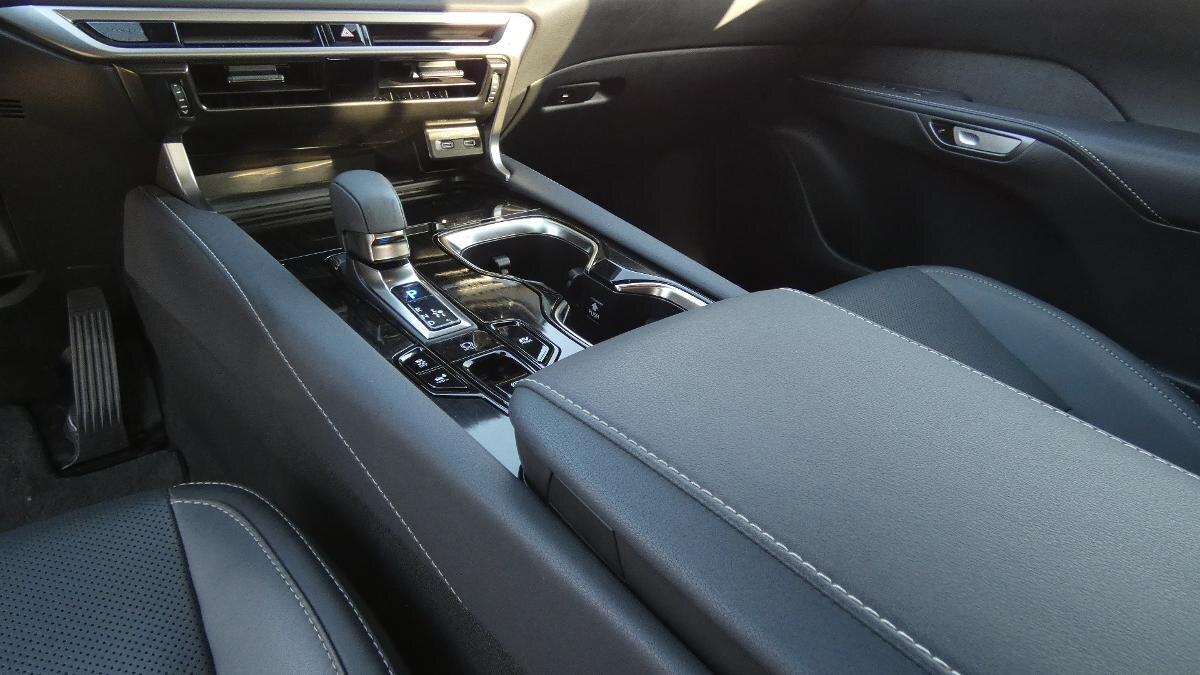 Lexus RX 350h SUV / Terénní 2,5 l 140 kw