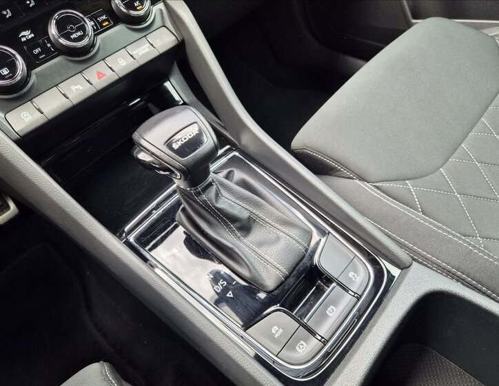 Škoda Karoq SUV / Terénní 1,5 l 110 kw