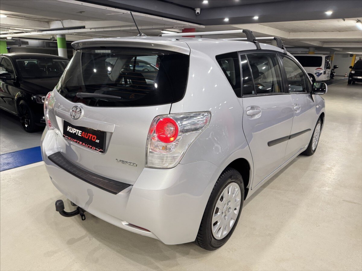 Toyota Verso Kombi 2,0 l 93 kw