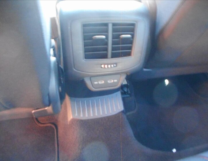 Volkswagen T-Roc SUV / Terénní 1,5 l 110 kw