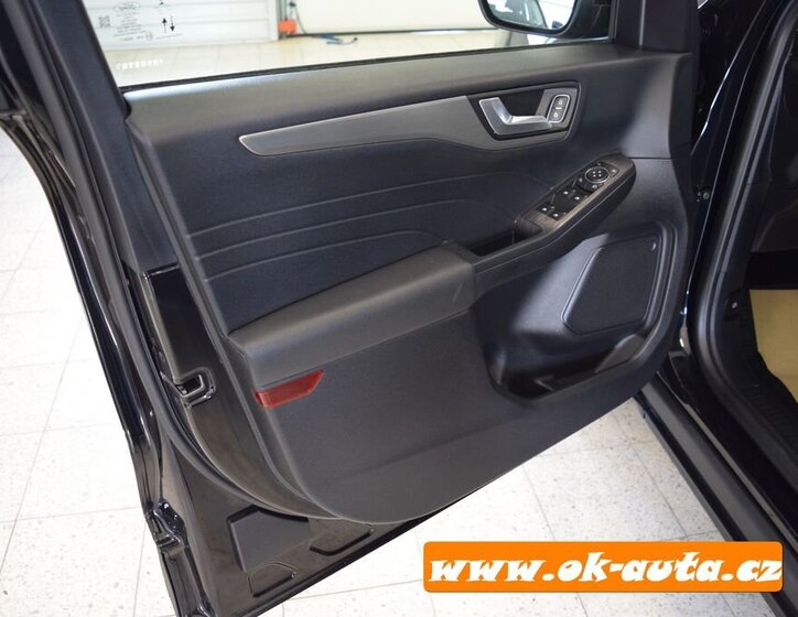 Ford Kuga SUV / Terénní 2,5 l 112 kw