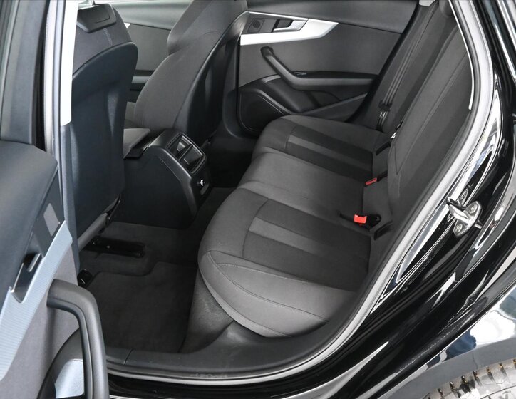 Audi A4 Kombi 2,0 l 140 kw