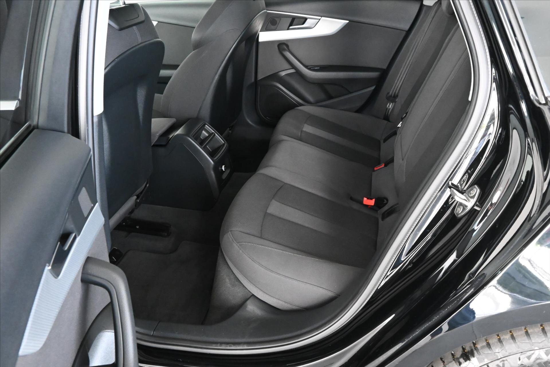 Audi A4 Kombi 2,0 l 140 kw