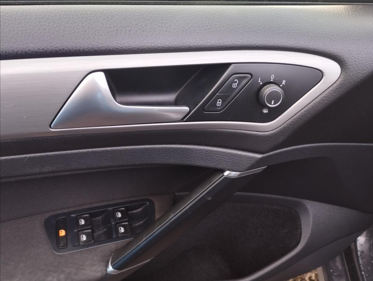 Volkswagen Golf Hatchback 1,2 l 63 kw