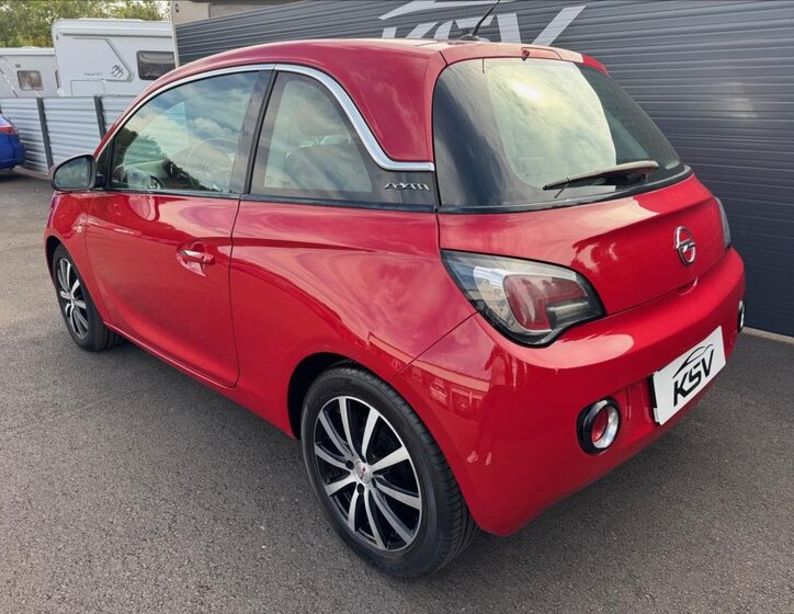 Opel Adam Hatchback 1,4 l 64 kw