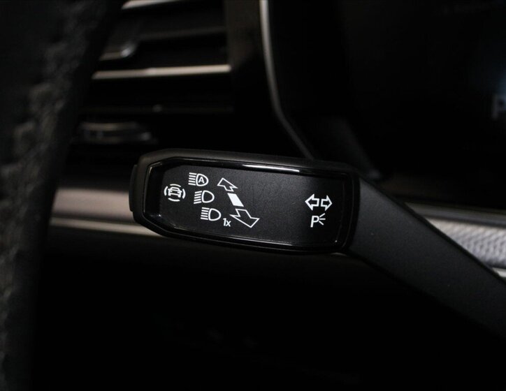 Volkswagen Touareg SUV / Terénní 3,0 l 210 kw