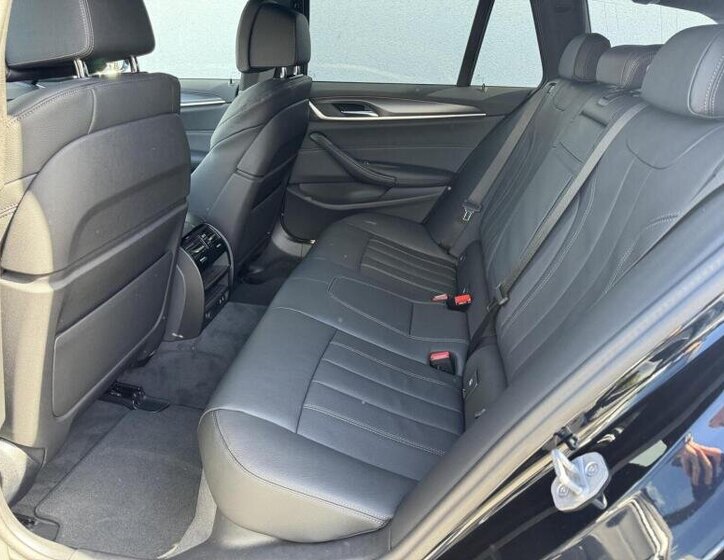 BMW Řada 5 Kombi 3,0 l 250 kw