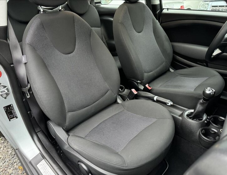 Mini Cooper Hatchback 1,6 l 88 kw