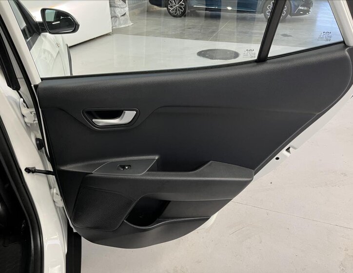 KIA Stonic SUV / Terénní 1,2 l 61 kw