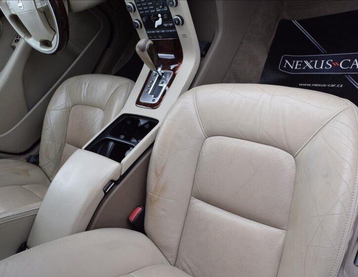 Volvo XC70 Kombi 2,4 l 120 kw