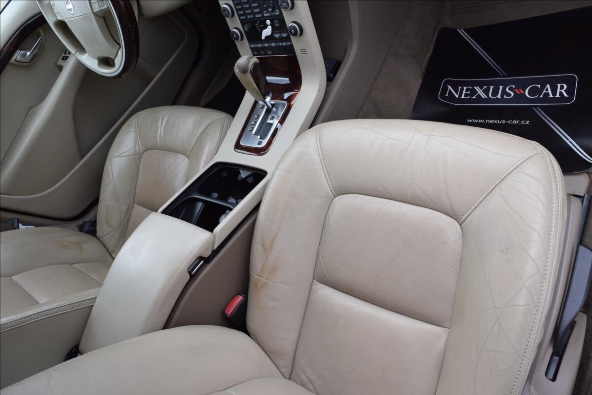 Volvo XC70 Kombi 2,4 l 120 kw