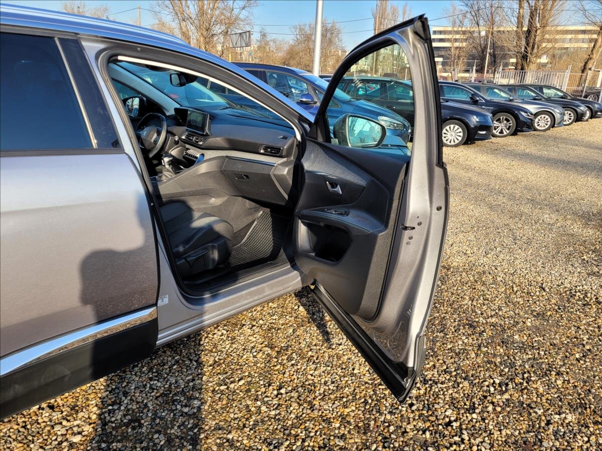 Peugeot 5008 SUV / Terénní 1,5 l 96 kw
