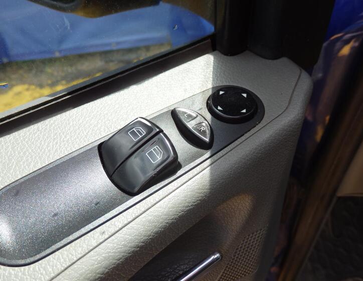 Mercedes-Benz Vito 15