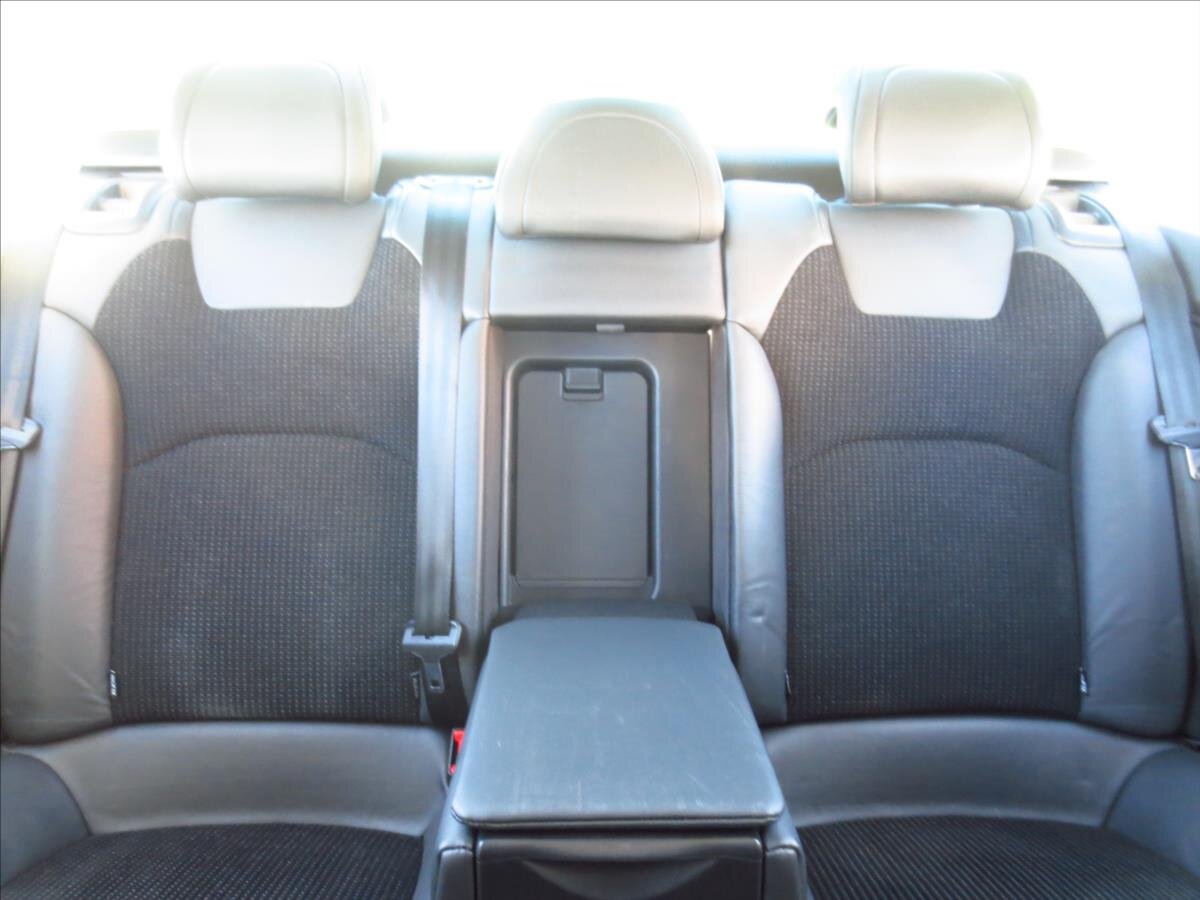 Citroën C5 Sedan / Limuzína 2,0 l 103 kw