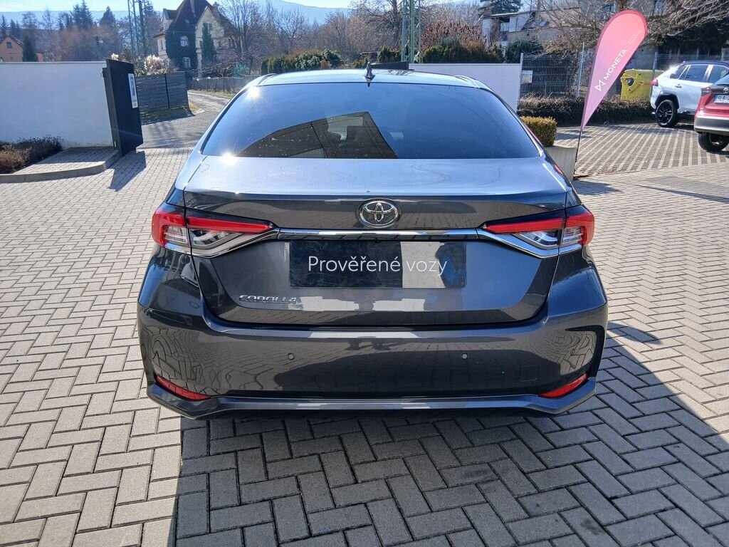 Toyota Corolla Sedan 1,5 l 92 kw