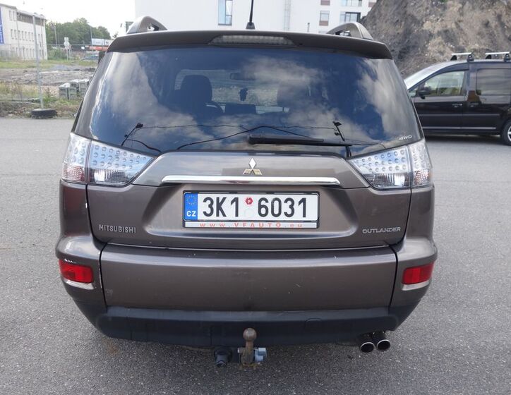 Mitsubishi Outlander 11