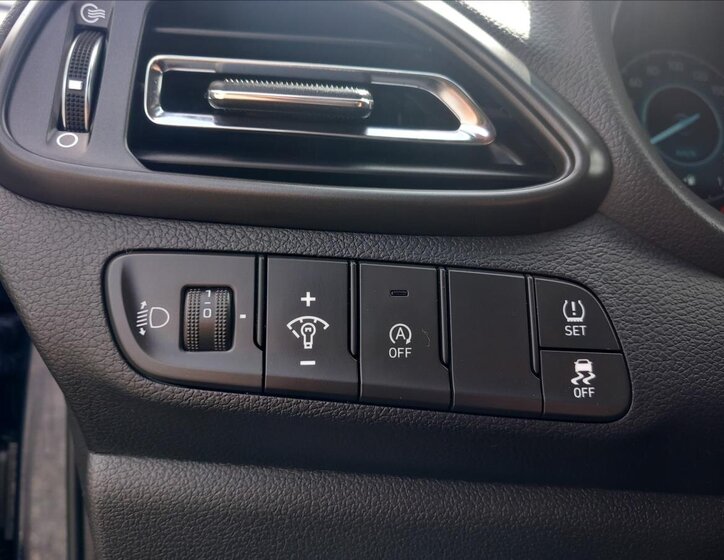 Hyundai i30 Kombi 998,0 73 kw