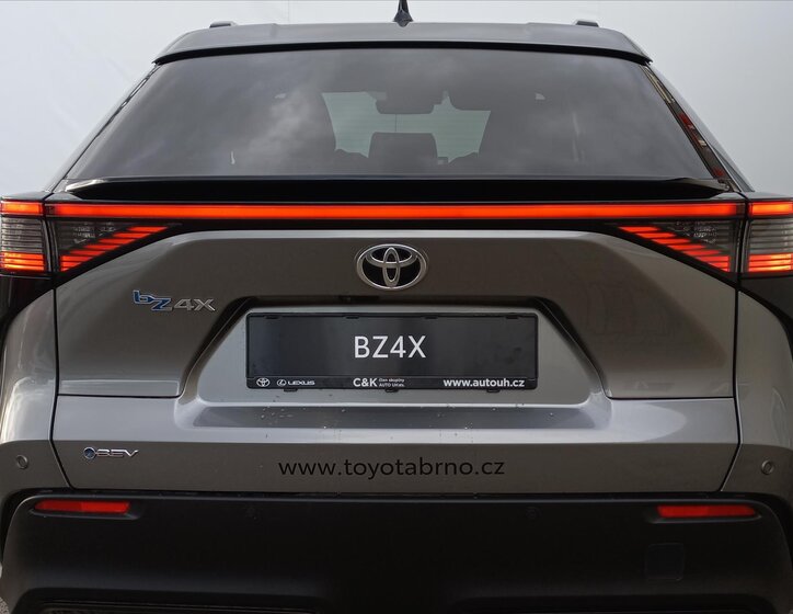 Toyota bZ4X SUV / Terénní 0,0 167 kw