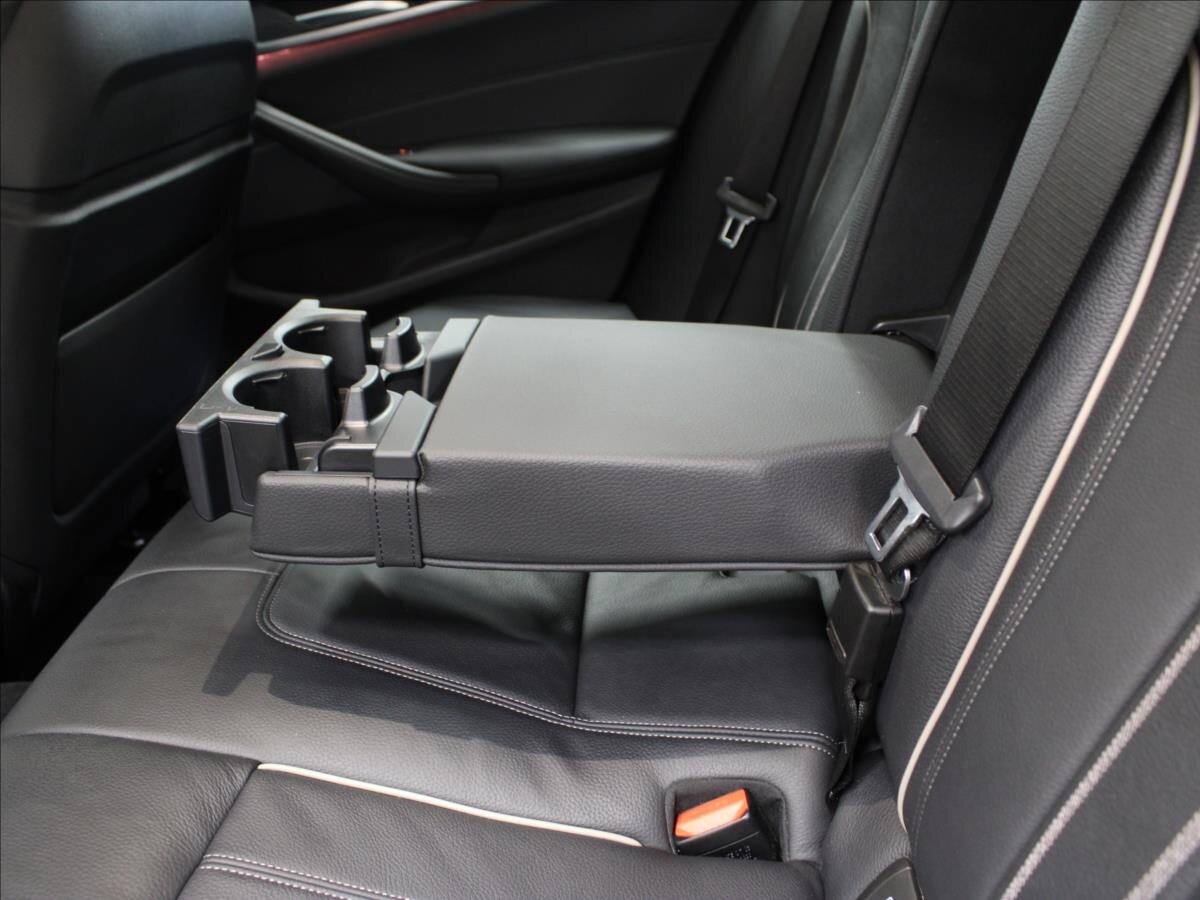 BMW Řada 5 Sedan / Limuzína 3,0 l 245 kw