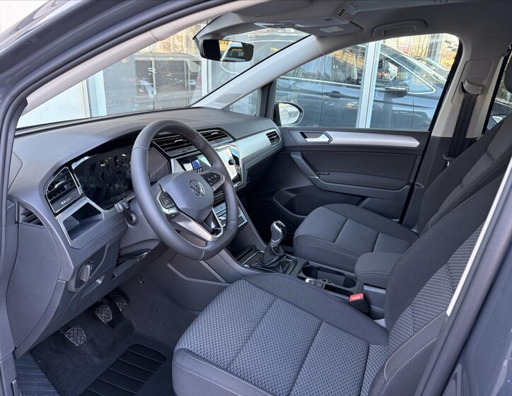 Volkswagen Touran MPV 1,5 l 110 kw