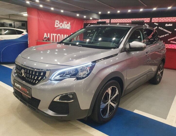 Peugeot 3008 SUV / Terénní 1,2 l 96 kw