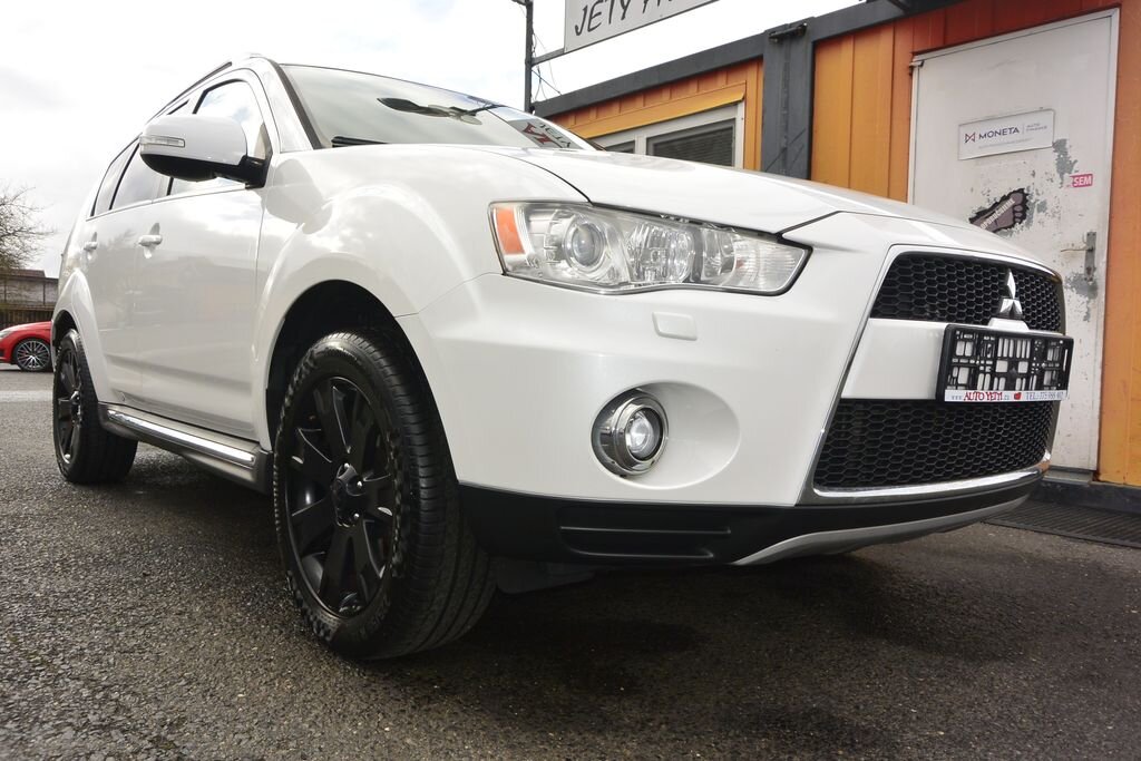 Mitsubishi Outlander SUV 2,3 l 130 kw