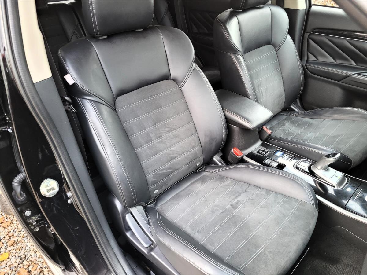 Mitsubishi Outlander SUV / Terénní 2,4 l 165 kw