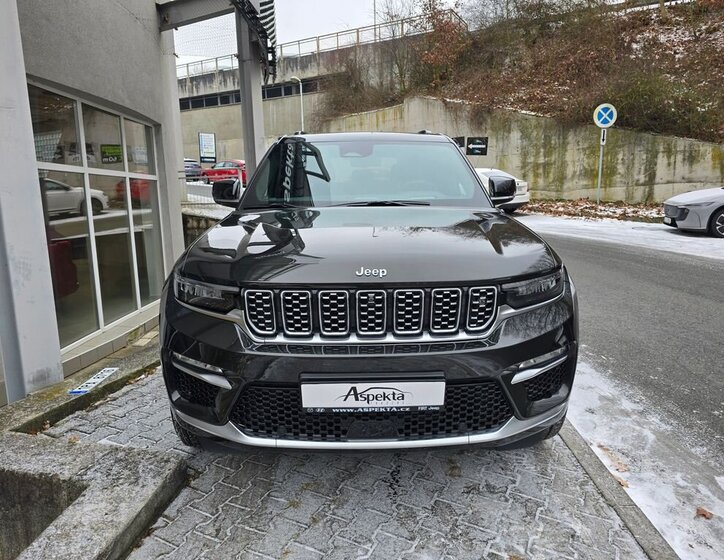 Jeep Grand Cherokee 8