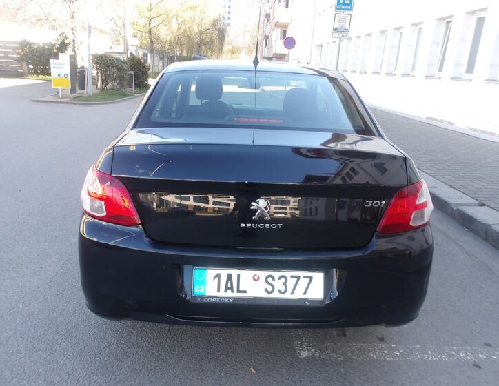 Peugeot 301 Sedan / Limuzína 1,2 l 53 kw