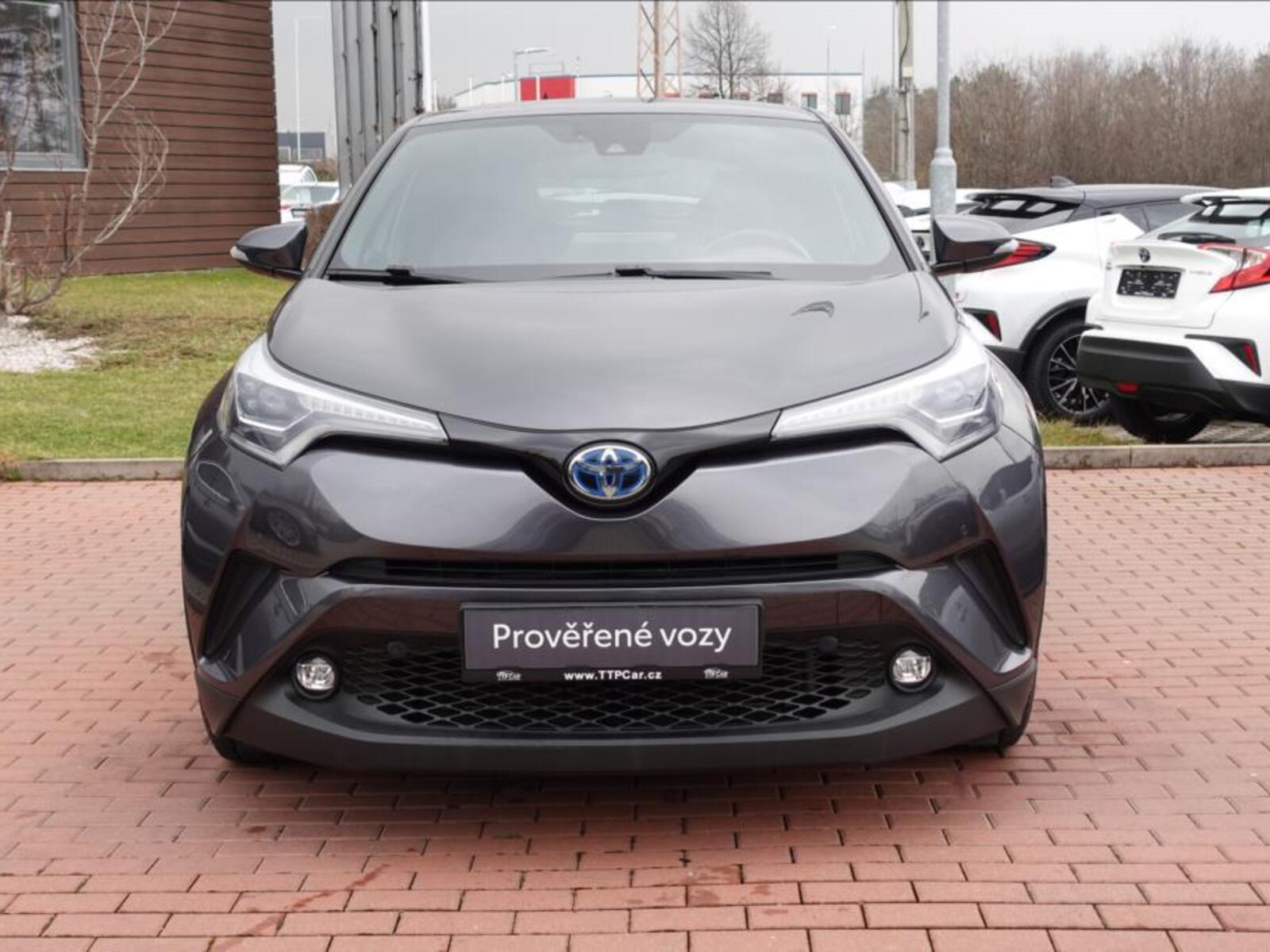 Toyota C-HR 2
