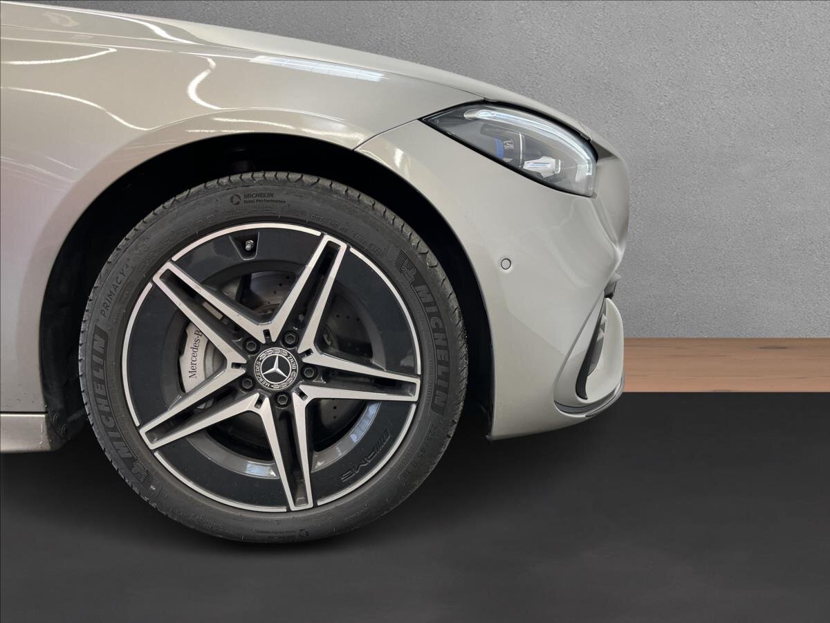 Mercedes-Benz Třídy C Kombi 2,0 l 145 kw