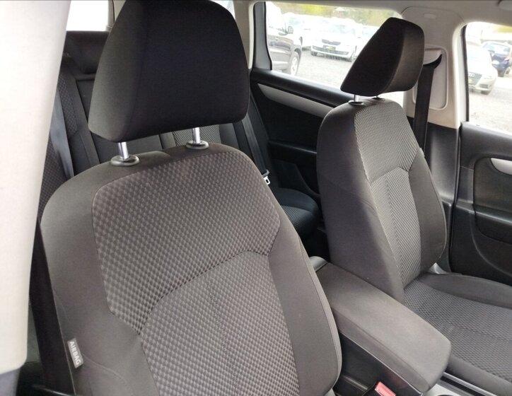 Volkswagen Passat Kombi 2,0 l 103 kw