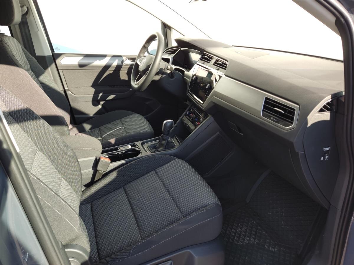 Volkswagen Touran MPV 1,5 l 110 kw