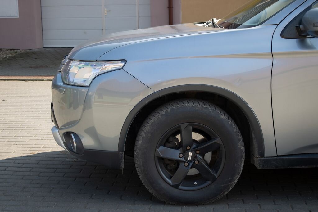 Mitsubishi Outlander SUV / Terénní 2,3 l 110 kw
