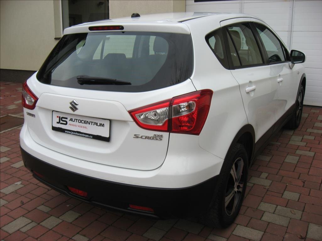 Suzuki S-Cross Hatchback 998,0 82 kw