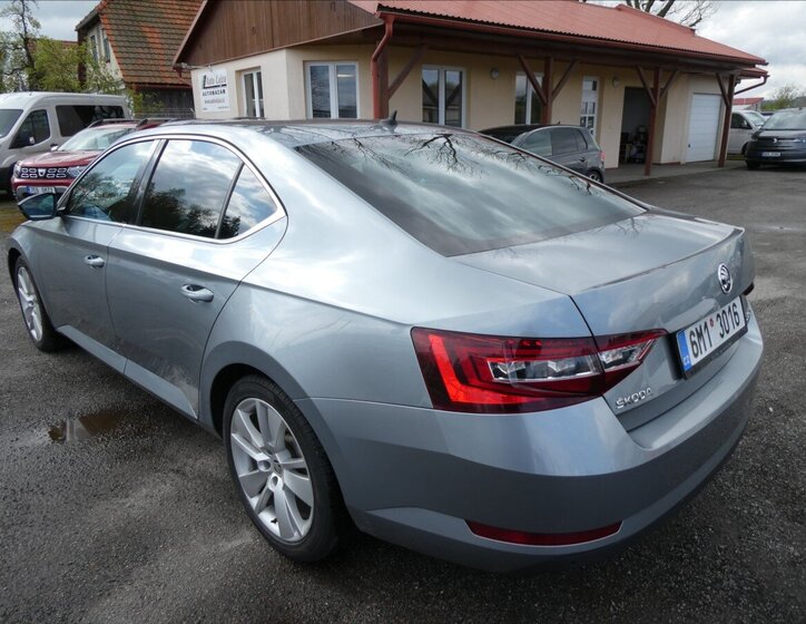 Škoda Superb Liftback 2,0 l 110 kw
