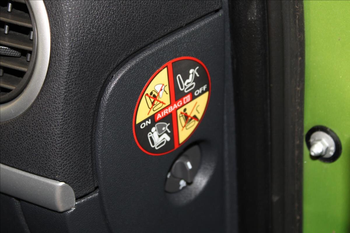 Renault Clio Hatchback 1,1 l 55 kw