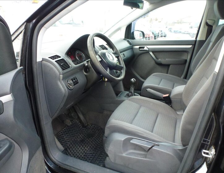 Volkswagen Touran Kombi 2,0 l 100 kw