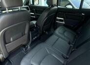 Land Rover Defender 7